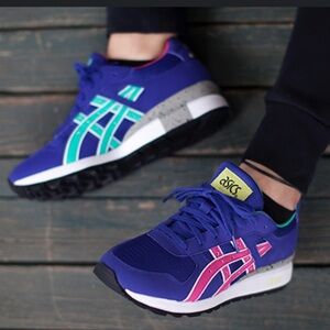 Women’s ASICS retro GT II